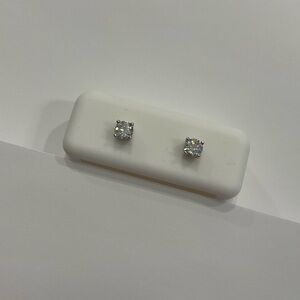 925 Sterling Silver Moissanite Stud Earrings 0.5TCW
